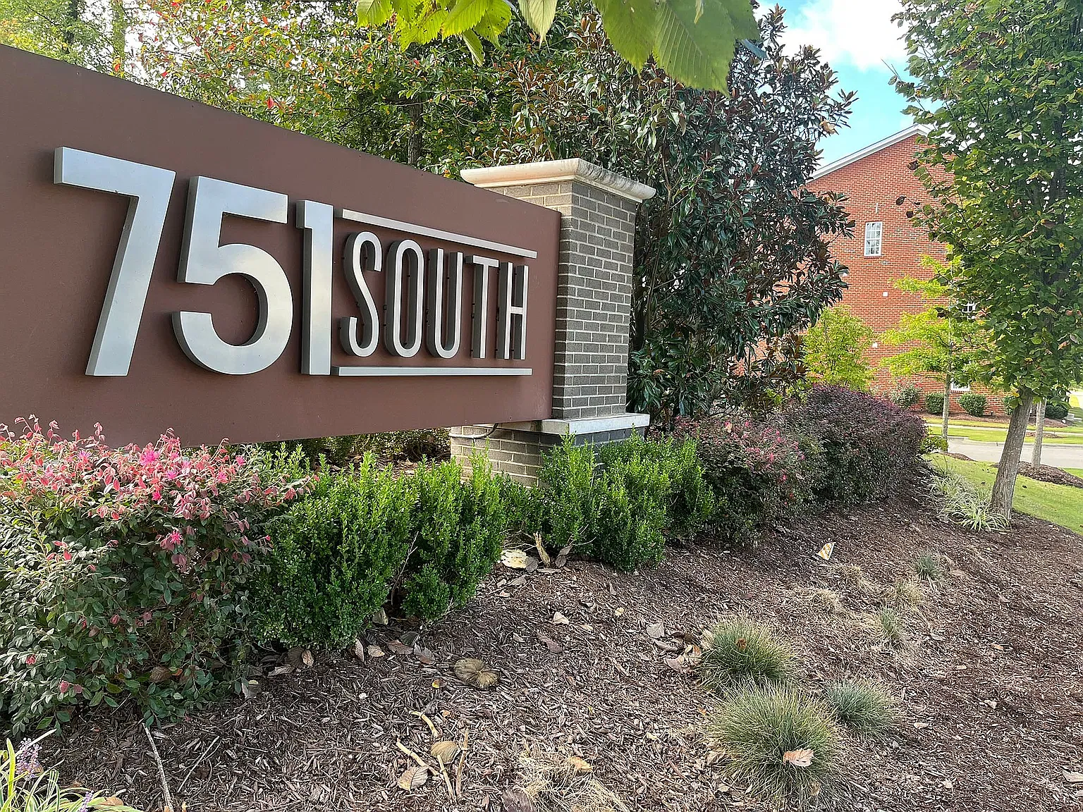 4 bed, $2,999 — Photo 1