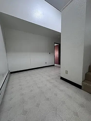 Building Photo - 605 N St #3