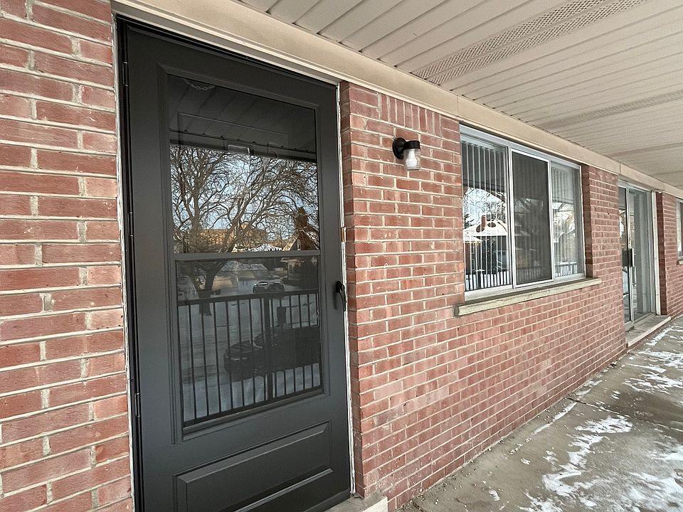 1st image of 2444 2nd St