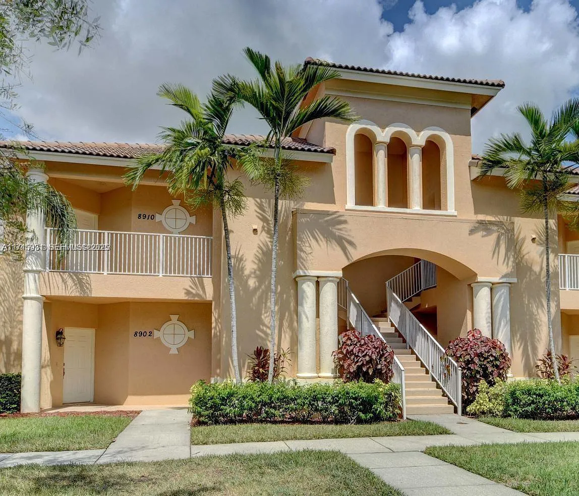 1 bed, 1.0 bath, 500 sqft, $1,200 — Photo 1