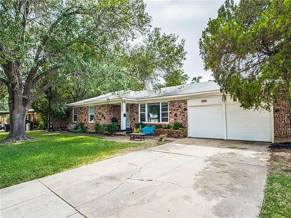 2nd image of 3629 Labadie Dr