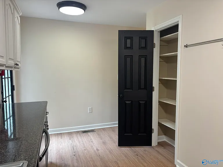 135 Suffolk Dr — Photo 12
