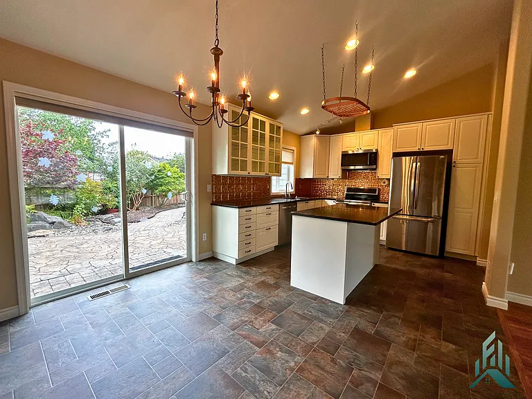 1762 Antelope Cir SW — Photo 7
