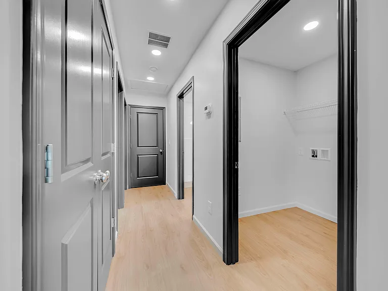 122 N East Ave #C — Photo 11