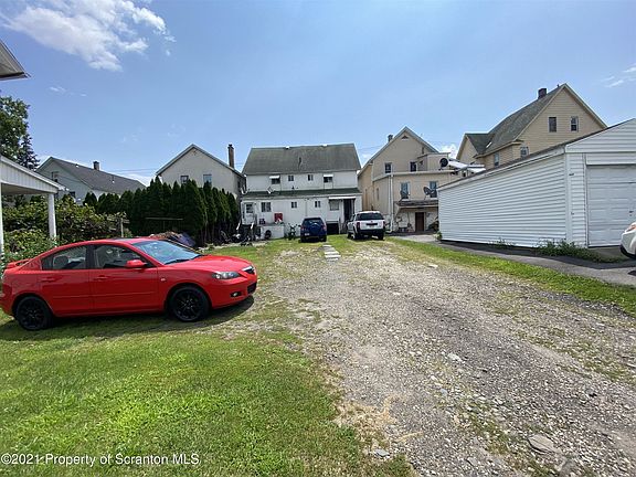 2nd image of 1514-1516 Cedar Ave