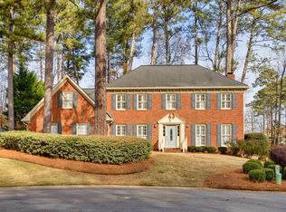 818 Brentway Ct SW, Lilburn, GA 30047
