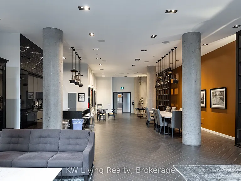 90 Broadview Ave #LW1 — Photo 34