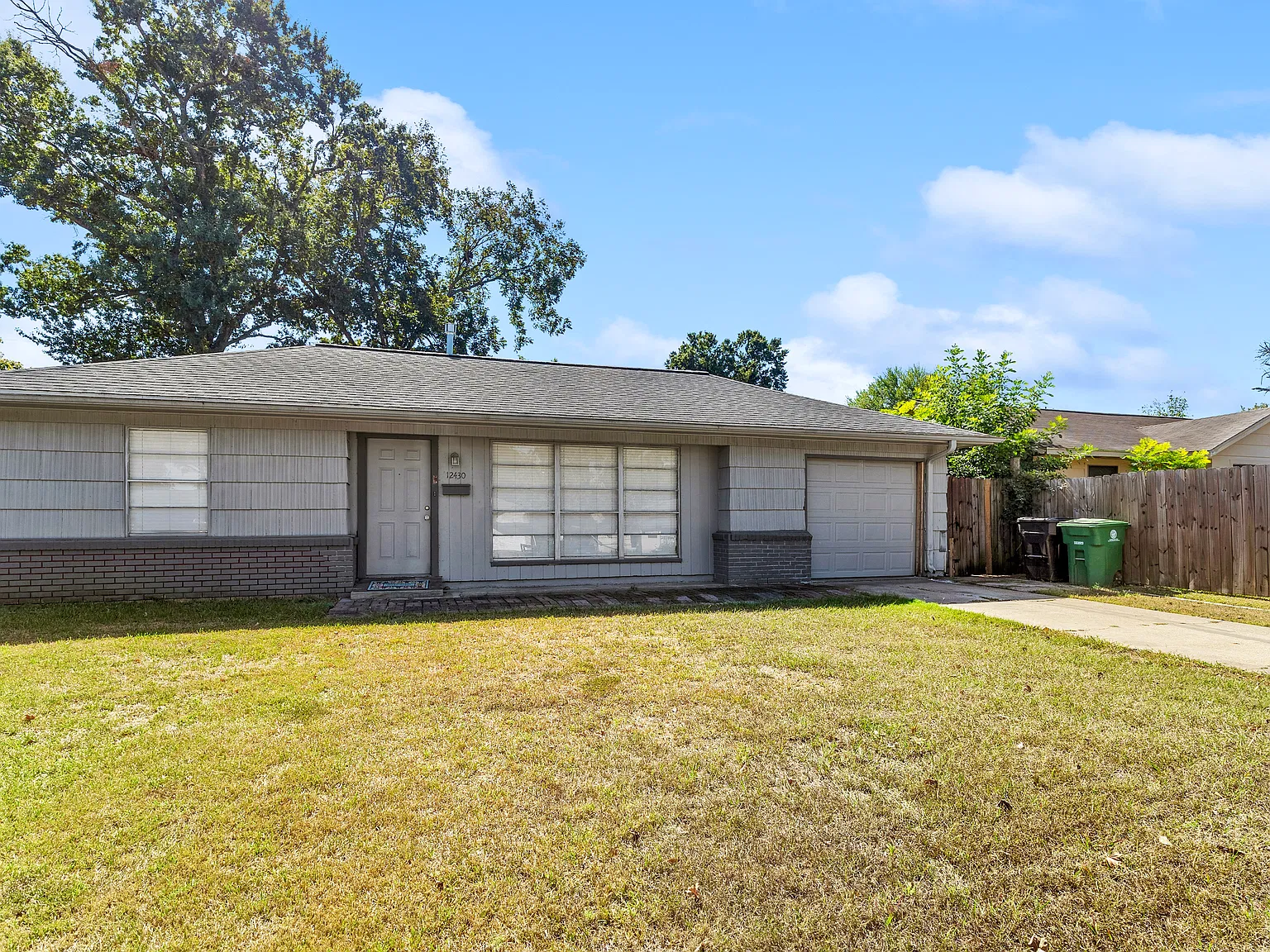 3 bed, 957 sqft, $1,650 — Photo 2