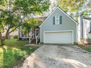 105 McIntire Ln, Cary, NC 27513