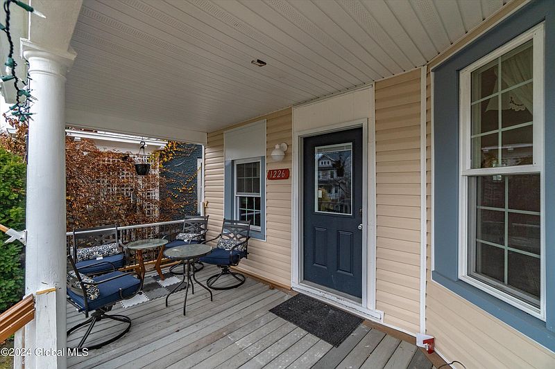 2nd image of 1226 Parkwood Boulevard