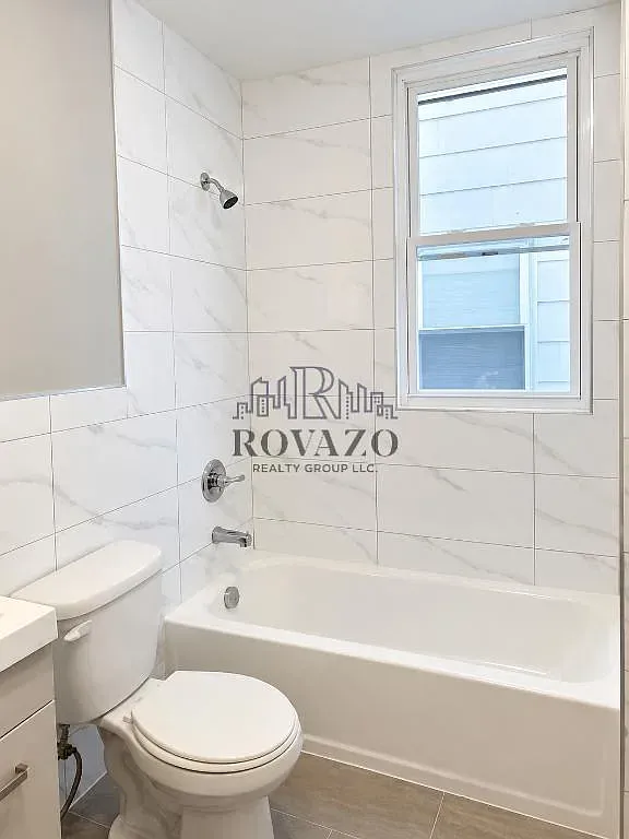 4 bed, 950 sqft, $2,700 — Photo 2