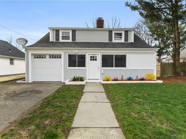 178 1st St, Pawtucket, RI 02861