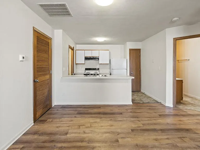 2213 Rockwood Dr — Photo 33