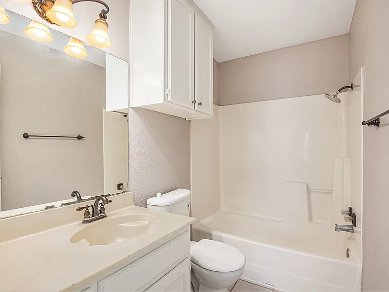617 S Las Vegas Trl — Photo 17