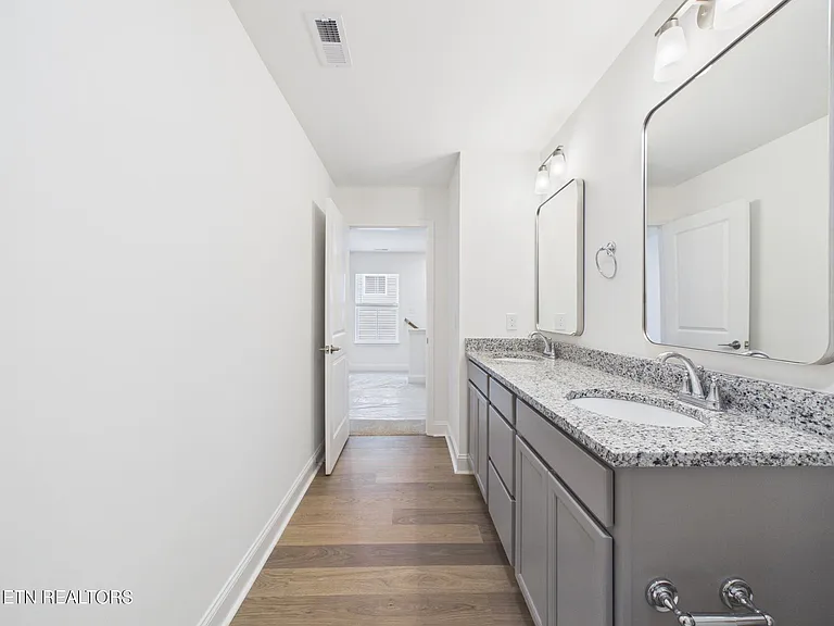 1729 Lateglow Way — Photo 45