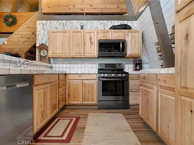 2116 Glacier Dr — Photo 10