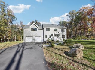 27 Oak Hill Rd, Monroe, NY 10950