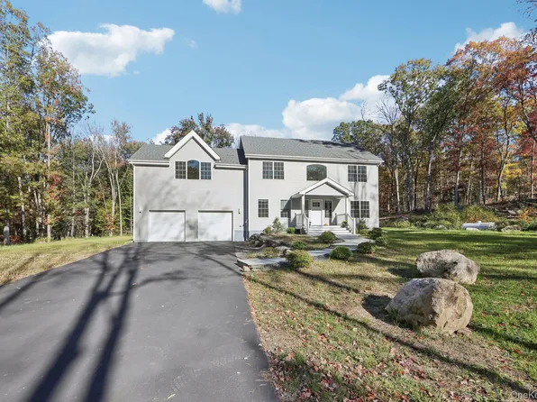 27 Oak Hill Road, Monroe, NY 10950