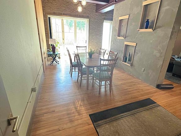 Sunroom, looking out to S-Facing patio