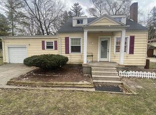 1018 Maycroft Rd, Lansing, MI 48917