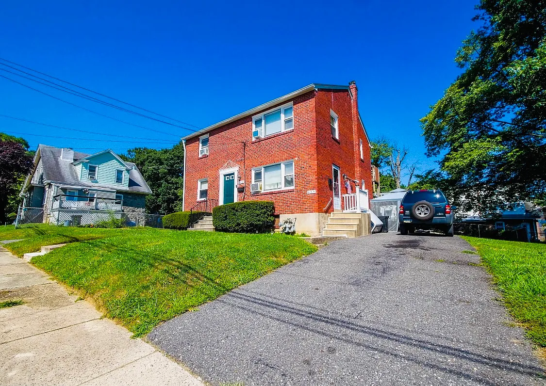 2 bed, 850 sqft, $1,500 — Photo 2