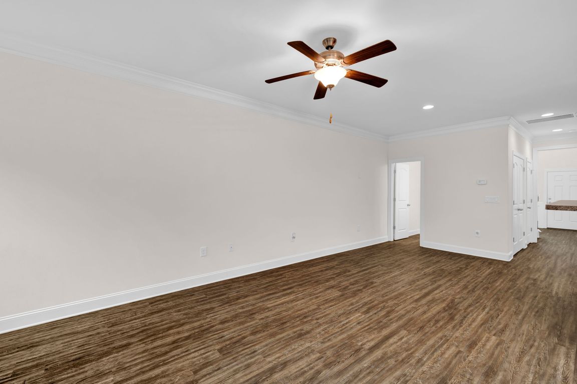 12-web-or-mls-205 St Michael Dr-12