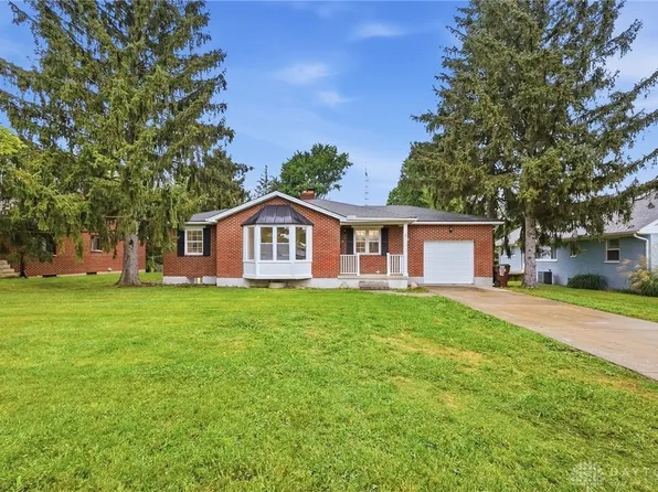 5 Marchester Dr, Dayton, OH 45429