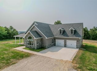 21055 Ridgetop Dr, Waynesville, MO 65583