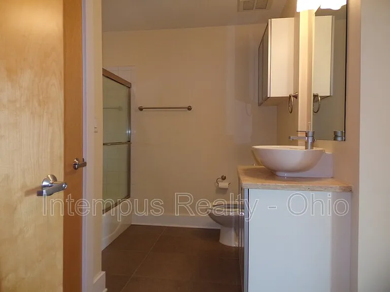 150 E Main St #611 — Photo 15