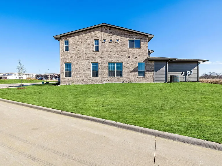 3201 Solana Cir — Photo 34