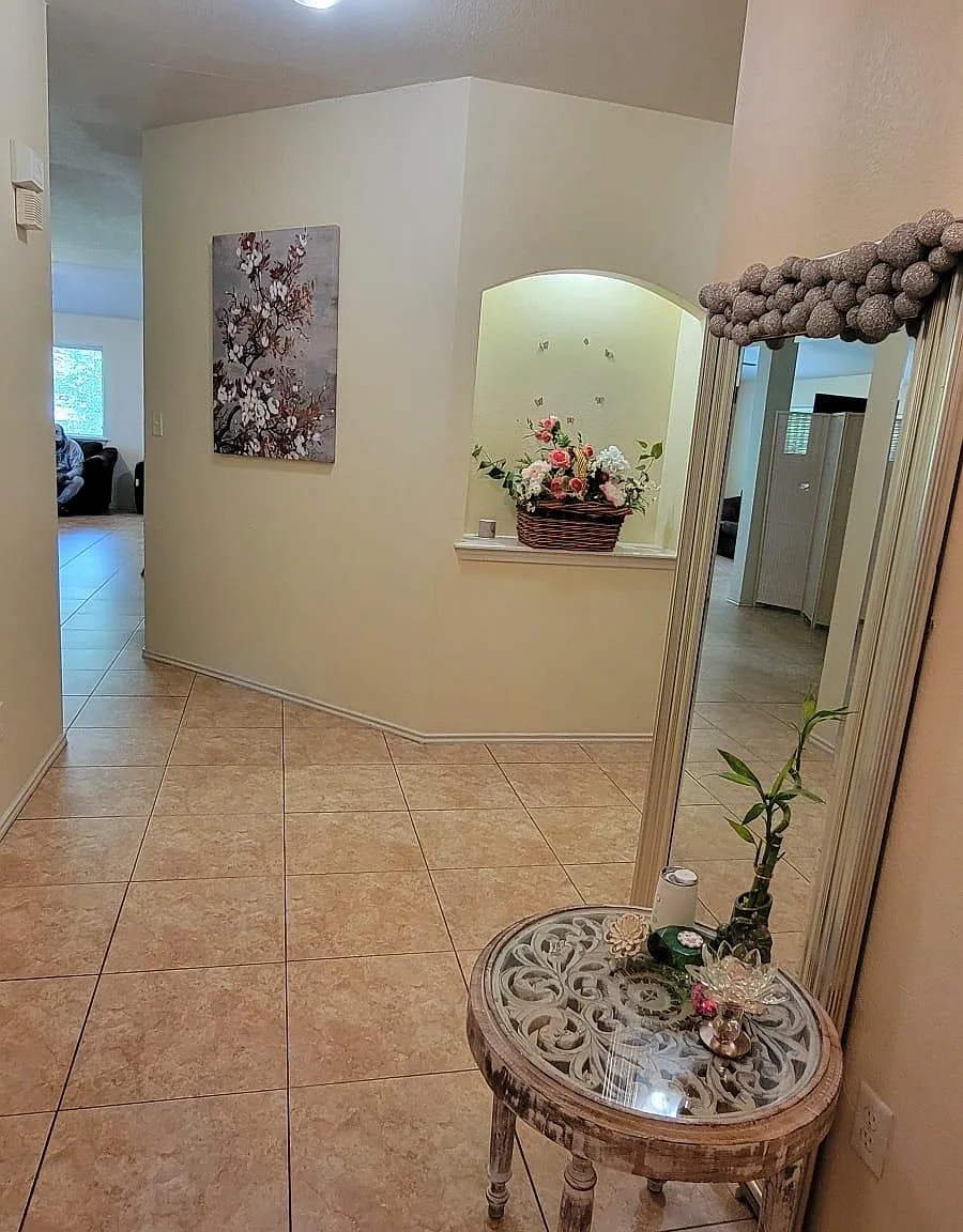 4 bed, 1684 sqft, $2,099 — Photo 4