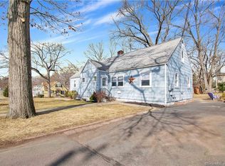 78 Lockwood St, Manchester, CT 06042