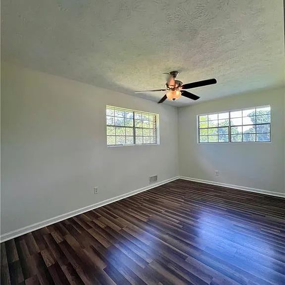 6695 Courtney Dr — Photo 20