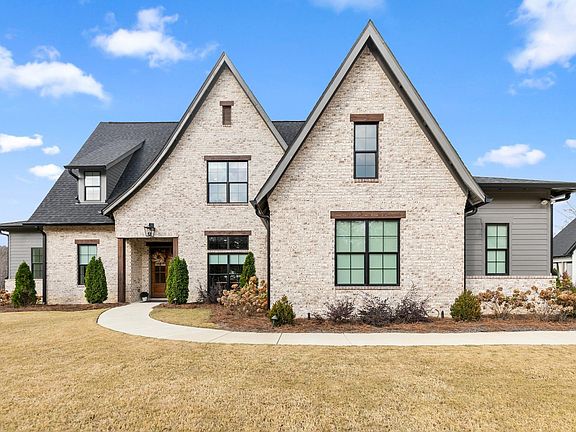 2nd image of 304 Timberview Trl