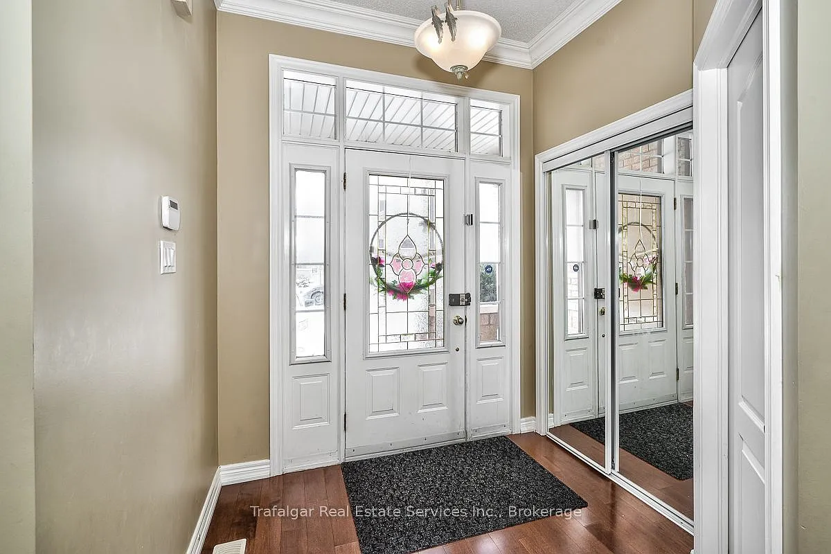 3 bed, $4,200 — Photo 2
