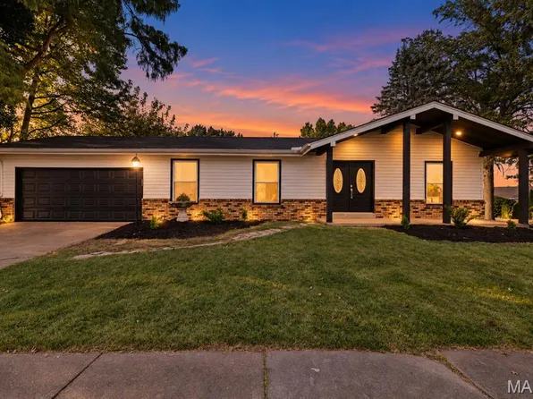 5891 Sir Edward Ln, Florissant, MO 63033