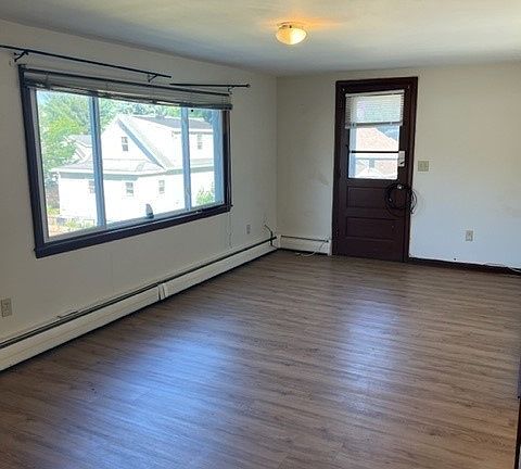 5th image of 40 Frost Pl Floor 2