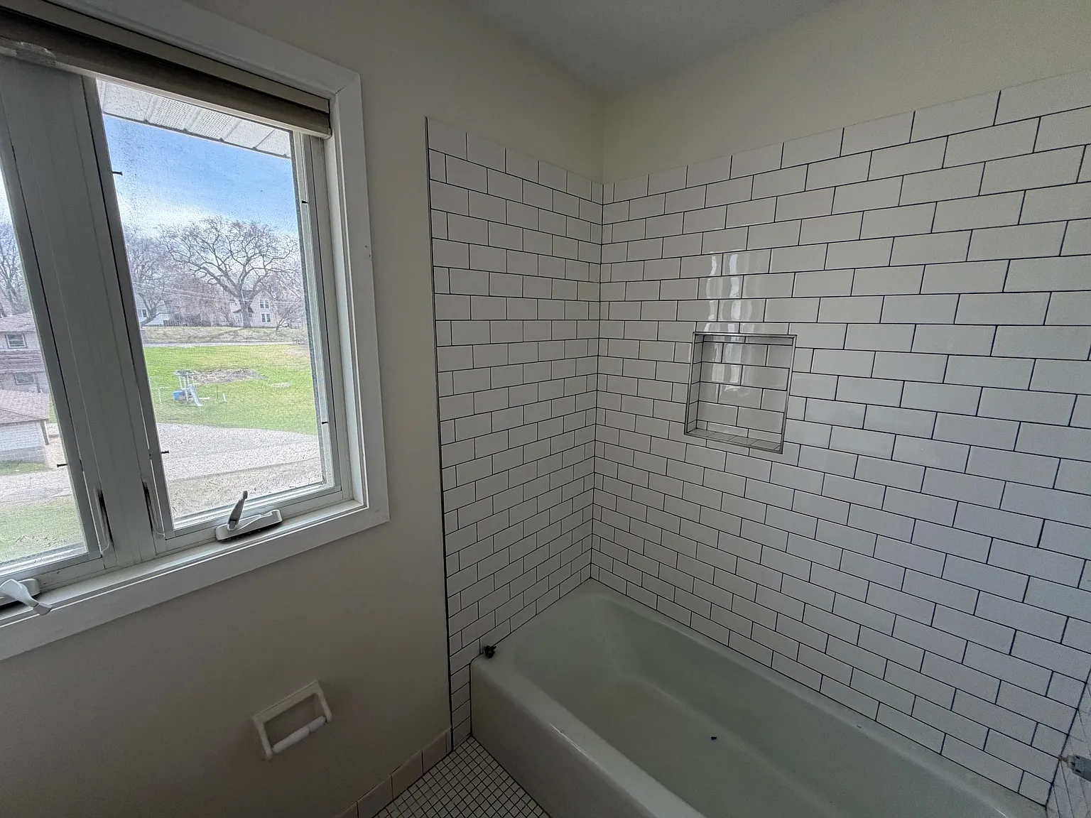 2 bed, 1.5 bath, 1300 sqft, $2,100 — Photo 3