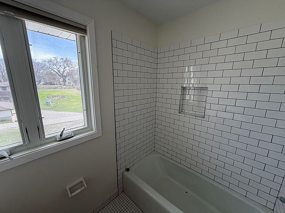 3rd image of 601-619 8th Ave S #603