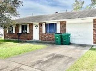 885 Matador Dr, Gretna, LA 70056