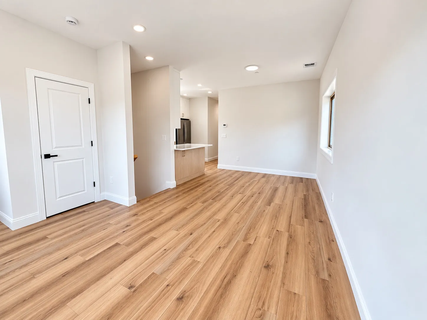3 bed, 1400 sqft, $3,200 — Photo 3