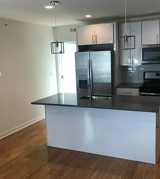 1834 Vineyard St — Photo 2