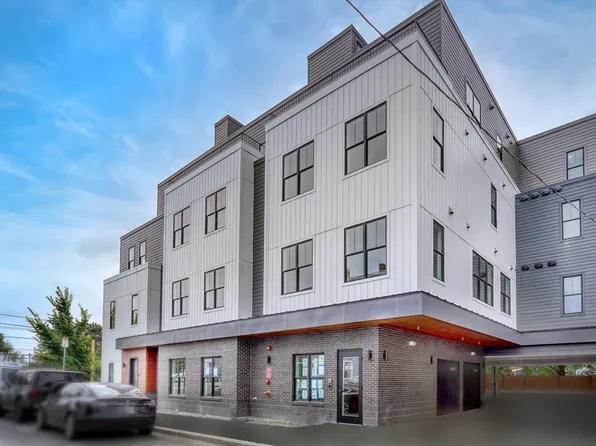 116 Moore St #Penthouse 302, Boston, MA 02128