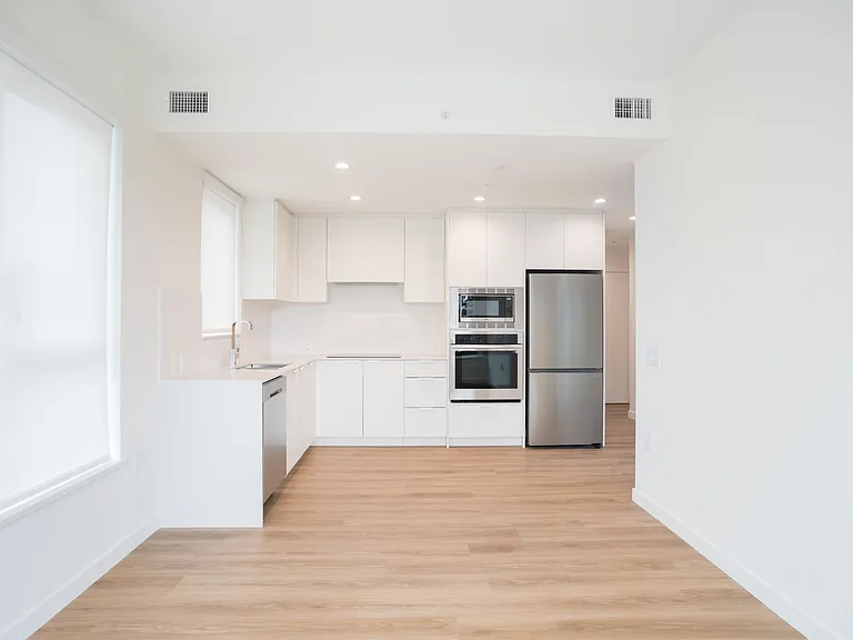 277 W 42nd Ave — Photo 19
