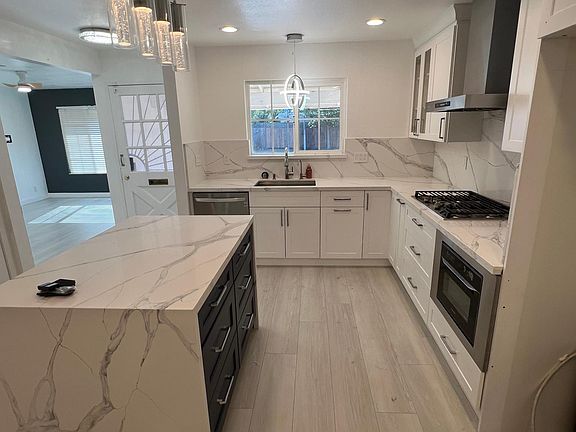 4th image of 2623 Ascot Way
