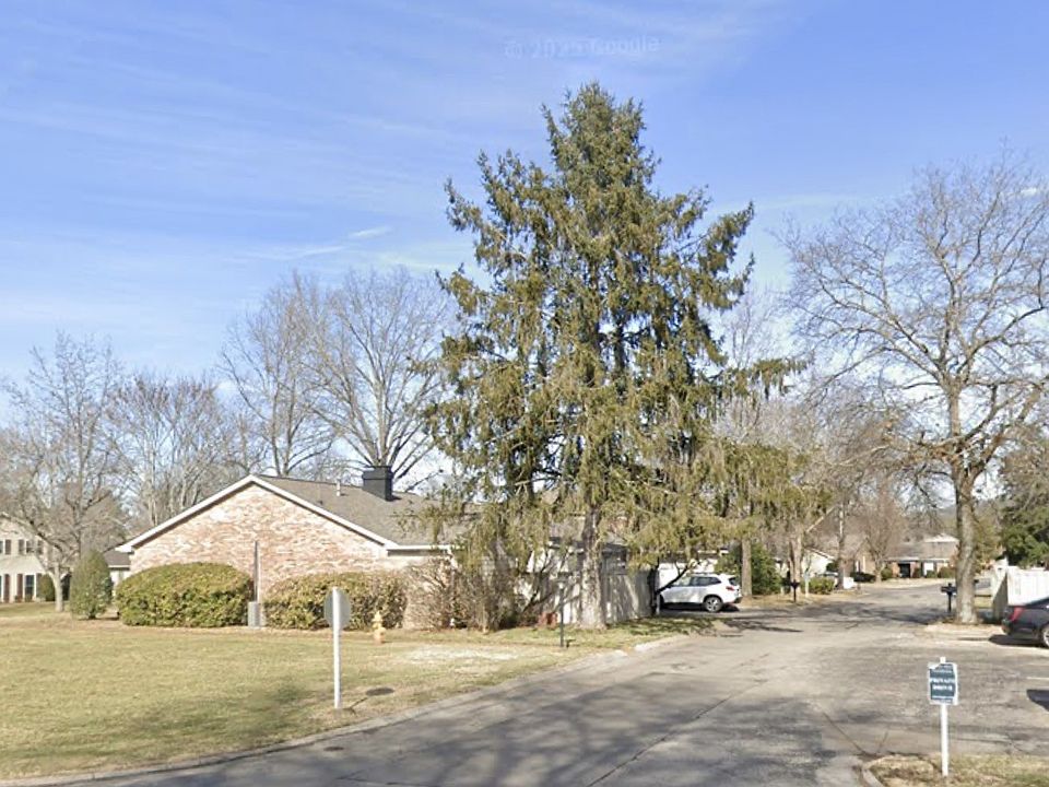 2nd image of 149 Boxwood Dr
