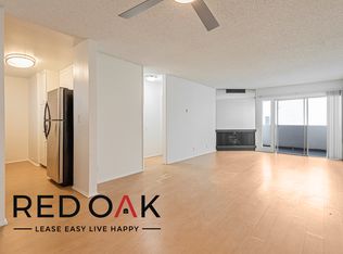1033 3/4 3rd St #209, Santa Monica, CA 90403