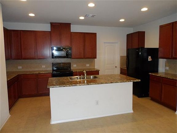 3rd image of 326 Carrington St