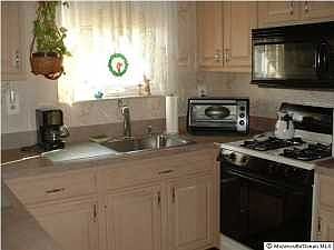 2nd image of 239 Torrey Pines Dr