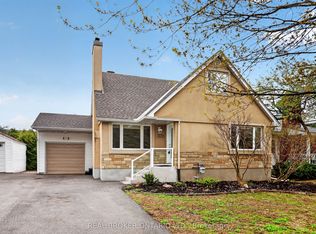 1572 Dorion Ave, Ottawa, ON K1G 0J6